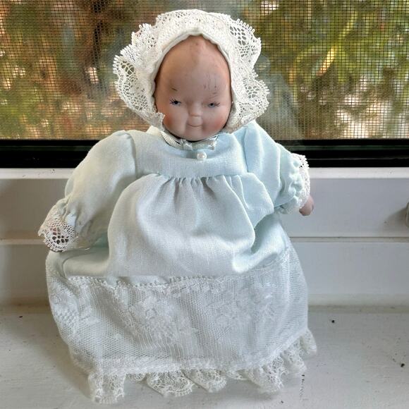 Vintage 1985 Goebel Victoria Ashlea Originals Baby Doll in Blue Lace Dress – 6” - Picture 1 of 11